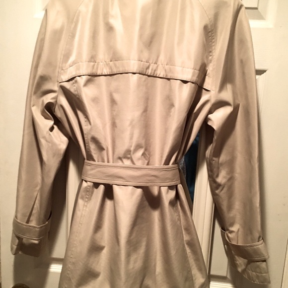 HERITAGE COLLECTION BY BASS DOUBLE BREASTED RAIN JACKET WITH TIE BELT. SIZE XL. - Picture 2 of 12